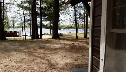 Charming Vacation Cabin with Waterfront Views on Pine Lake, Michigan - Foto 5