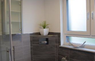 moderne Neubau-Wohnung mit Kamin und 35qm Dachterrasse - Foto 17