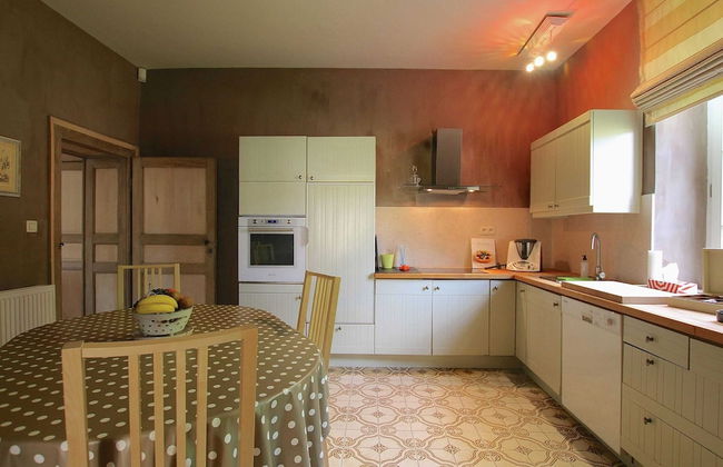 Unique Holiday Home in Virton with Hot Tub - Foto 4