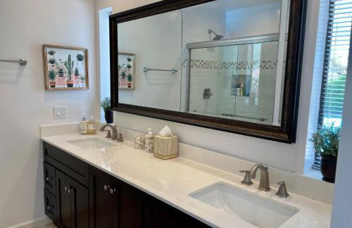 Indian Wells Resort Home with Private Saltwater Pool - Foto 23