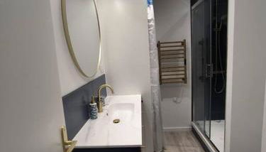 T2 -55m2- Elégant et chaleureux - Foto 5