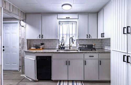 Home Near Sports Park, King-Queen Beds - Foto 15