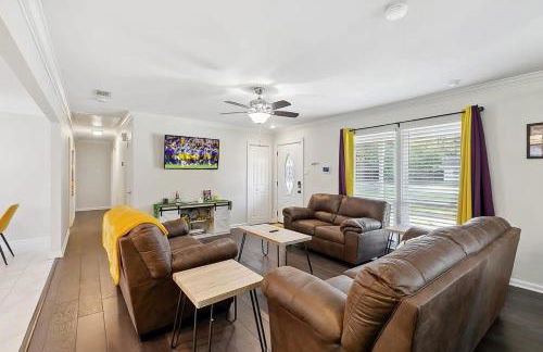 LSU Slammer Arcade 4 5 mile to LSU Private Yard - Foto 7