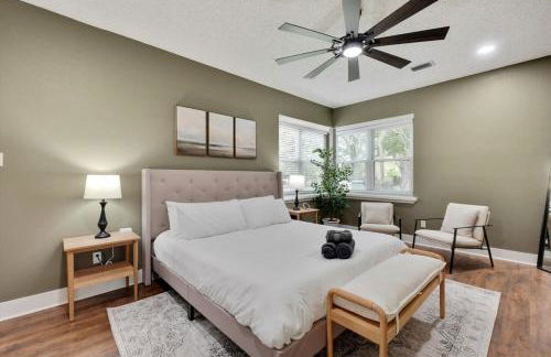 Tropical Pool Oasis - 5 BR Foosbal Cinema - Photo 19