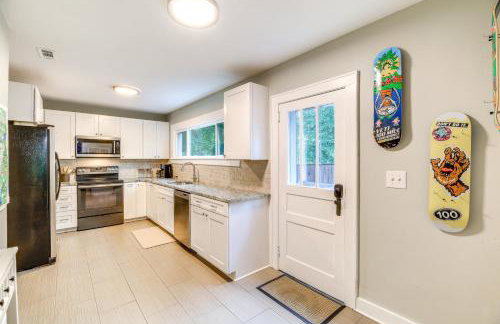 Charming Damascus Retreat with Deck and Creek Views! - Foto 10