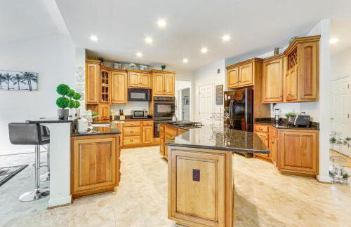 Huge Hagerstown Home with Deck about 4 Mi to Downtown! - Foto 6