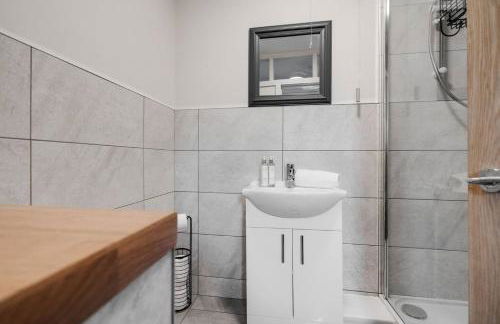 Woolton Rd Flat Near John Lennon Airport, Free Parking & Wifi - Pass the Keys - Foto 13