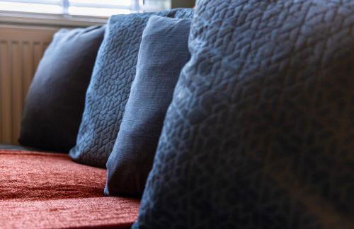 Modern 2-Bed Near Station - Ideal for Relocations & Contractors - Foto 6