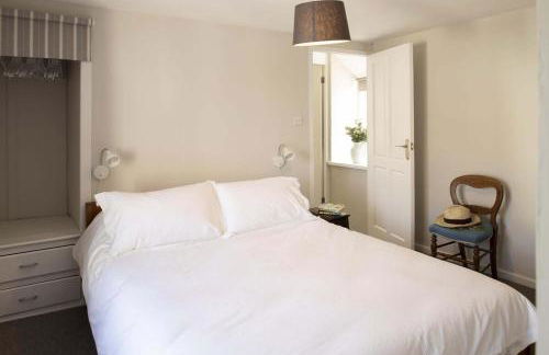 Gorgeous Cottage Parking Short Walk to Beach - Foto 17