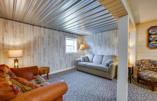 Charming Lake Ann Apartment - Walkable Location! - Foto 5