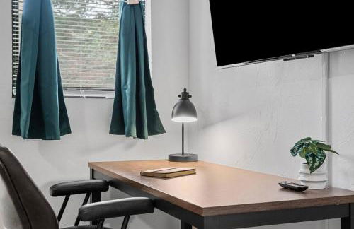 PFR Suites - Highland, 3BR 2BA Shadyside Condo, 2 Decks and Off-Street Parking - Foto 16