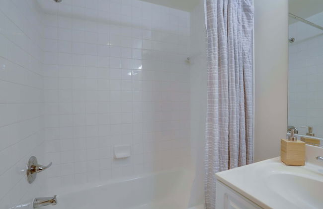 Fantastic Condo with Gym in Crystal City - Foto 28