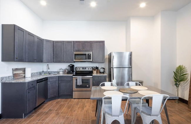 Sosuite 2BR Penthouse w W D Gym On-site Bar - Foto 7