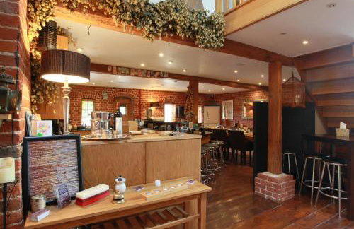 Tonge Barn - Photo 22