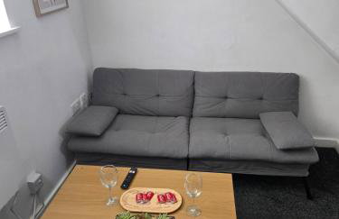 Charming 1BR Garden Retreat Near Downtown - Foto 9