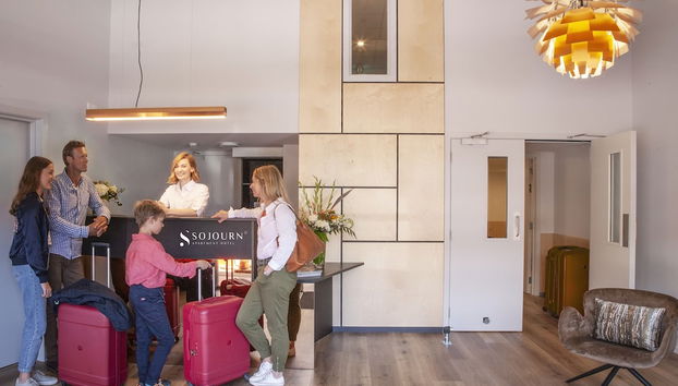 Coin salon dans le hall