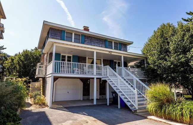 ST Louis Street 10 - Photo 1