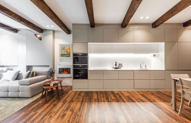 Luxury Living in Shkoder s Historic Heart - Photo 9