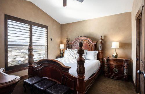 Private Hot Tub, Minutes to Ski, Cozy Getaway, Beautiful Condo- Large 3BR, Private Garage! - Photo 7