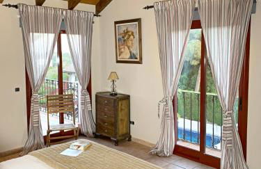 VILLA NABRISA MARBELLA, 5 BEDROOM, PRIVATE POOL, GARDEN, BBQ - Foto 7