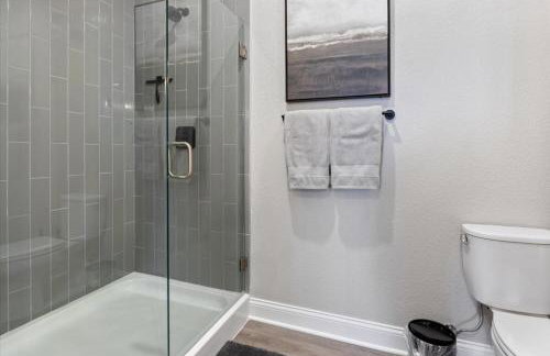 Upscale Lakeside Condo with Extraordinary Amenities at Topsider in Osage Beach 19mm - Photo 43