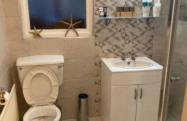 Warrenpoint Gate lodge - Photo 20