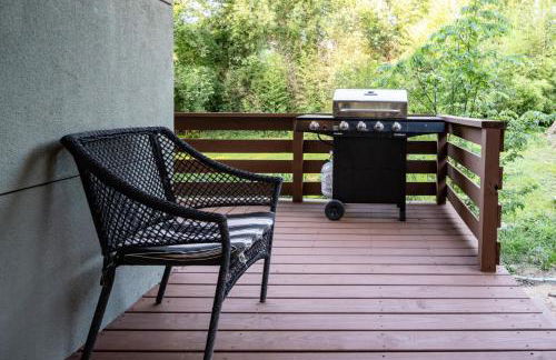 Downtown Bryan Treehouse Hot Tub and Peaceful Escape - Photo 47