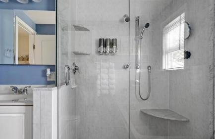 Newport Beach House with Huge Yard - Foto 6