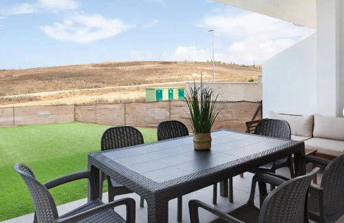 ATLANTERRA-ZAHARA DE LOS ATUNES Increíble apartamento con porche de 16m y jardín privado de 72m - Foto 23