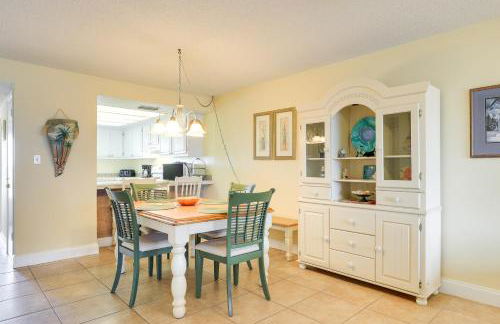 Oceanfront Cocoa Beach Condo with View Walk to Pier - Foto 8