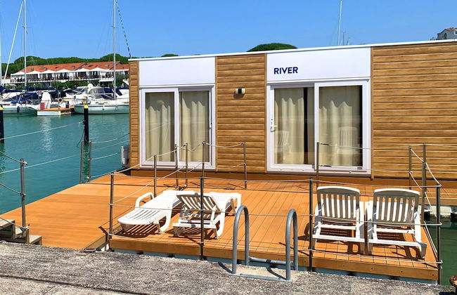 Floating Resort - Photo 15