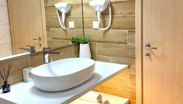 Elia Room & Garden - Photo 4