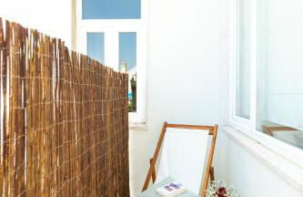 Ambassador Balcony Suites - Photo 9