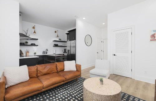 Condo with Free Parking, 3 mi Downtown & Stadium, by Coffee - Foto 19