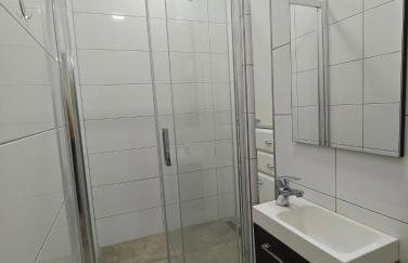 Spacious Worker Apartments with Rooftop Terrace - Up to 21 Guests - Foto 34