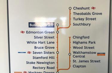 One Bedroom Flat in Bush Hill Park - Photo 22