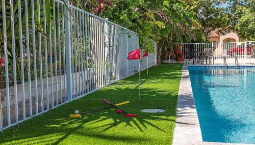 Sea Glass Dreams - Waterfront Pool Home, Mini Golf, Game Room, 110' Dock - Foto 2