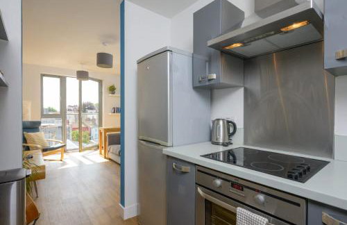 Apartment with Cityscape Views & Private Parking - Foto 13