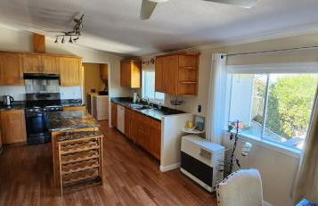 Lake View Home Community Pool in Riviera Heights - Foto 13