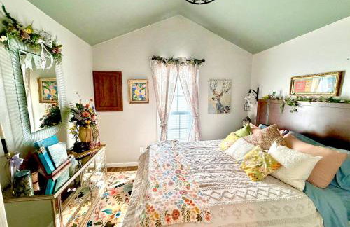 Luxury Micro Retreat with Spa Amenities, Fire Pit, Pet Yard - Foto 3