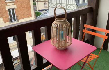 Duplex au cœur de Deauville avec vue imprenable et parking privé - Photo 6