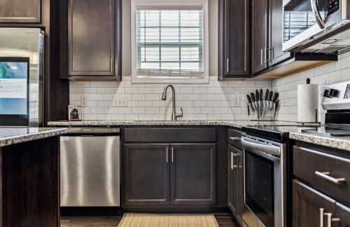 Family-Friendly 4BR Home with BBQ & Free Parking - Foto 31