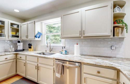 Theater Room! Waterfront Family Haven in Salisbury - Foto 14