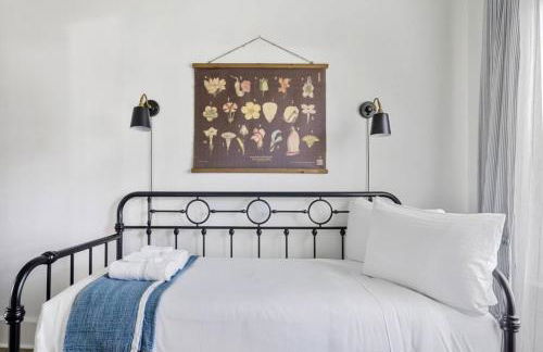 Urban Farmhouse-Sleeps 8 - Foto 12