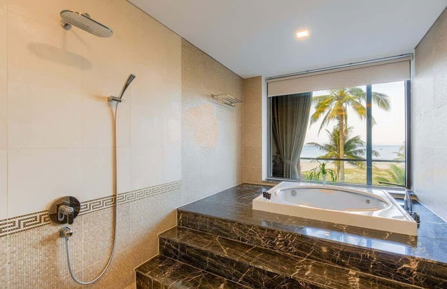 Luxe 6BR Beachfront Villa: Group Getaway Haven - Foto 15