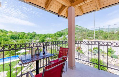 Villa Majkovica - 4 Bedroom Villa with Private Pool & En-Suite Bathrooms & Parking - Photo 103