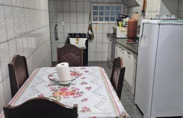 Casa com dois quartos,dois banheiros,sendo um, uma suíte,sala de estar cozinha e garagem - Foto 38