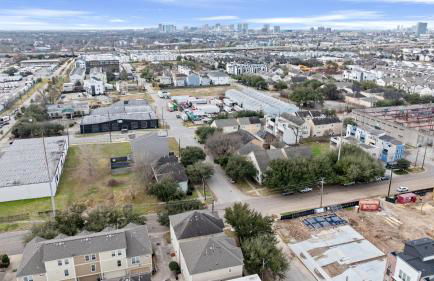 Modern 3-Story Townhome w Pool Table, Sleeps 10 Near Stadiums - Foto 38