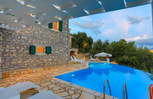Villa Regina: Above Agni, superb views and pool - Photo 39