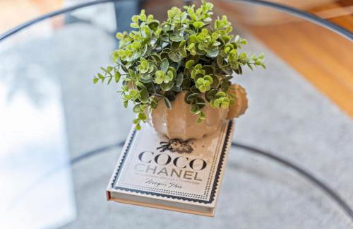 Charming 2-Bed Flat with Garden in London - Foto 27